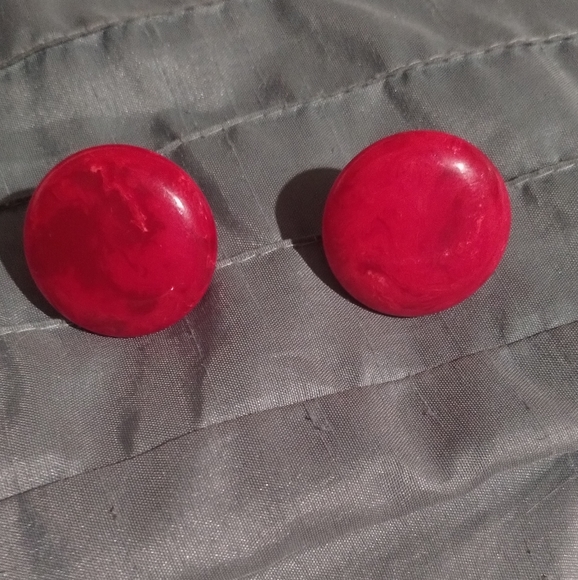 Jewelry - Beautiful vintage red stone clip on earrings